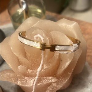 Elegant Gold and White Bracelet